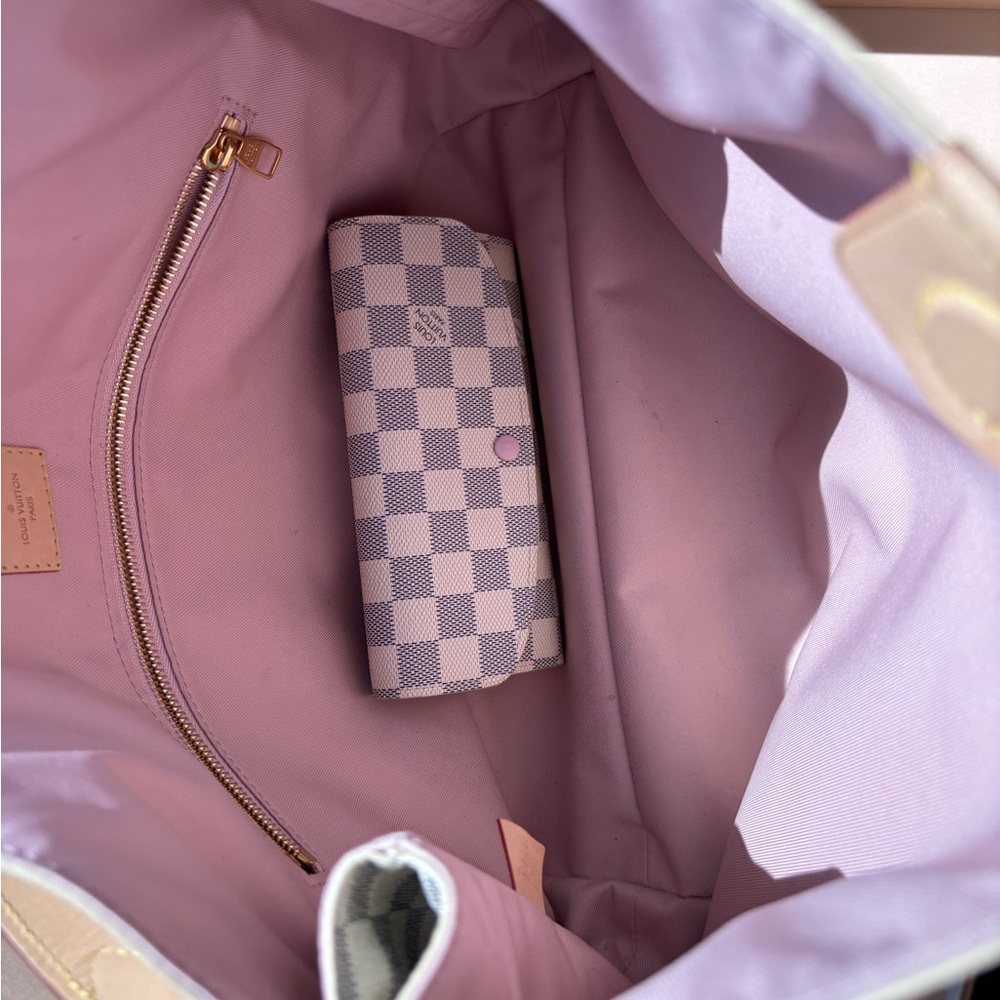 Emily Louie wallet